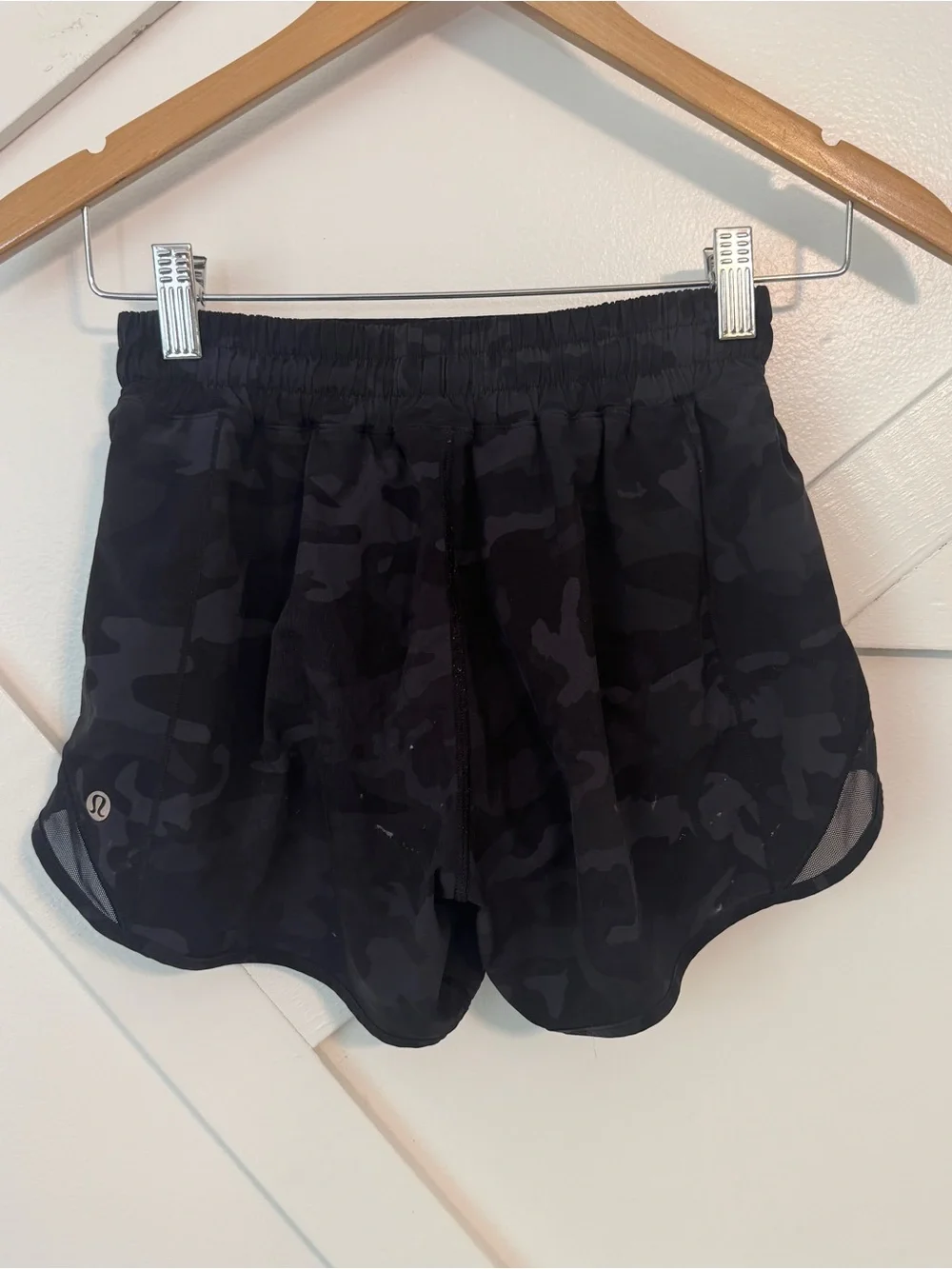 Lululemon Hotty Hot High Rise 4” Camo Multi Gray Black Athletic Shorts Sz 4